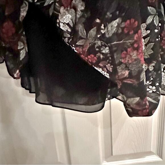 Max Studio Floral Off Shoulder Blouse Womens XL Pleated Flowy Shirt Top Black - Picture 4 of 10